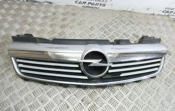 Opel Zafira B Front bumper upper radiator grill 13136136