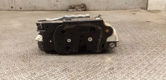 Skoda Yeti (5L) Rear door lock 5K4839015
