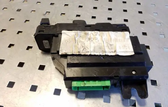 Volvo V70 Electric window control switch 30658147