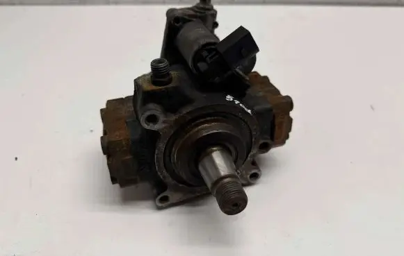 Volkswagen PASSAT B7 Fuel injection high pressure pump 03L130755AN 03L130755