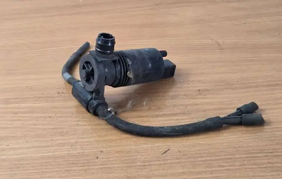 Volvo XC60 Windscreen/windshield washer pump 1024928 1604140830