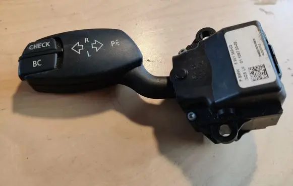 BMW 5 E60 E61 Indicator stalk 695134903 0110675005