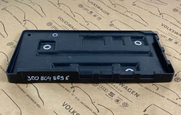 Volkswagen PASSAT B6 Battery tray 3C0804869E