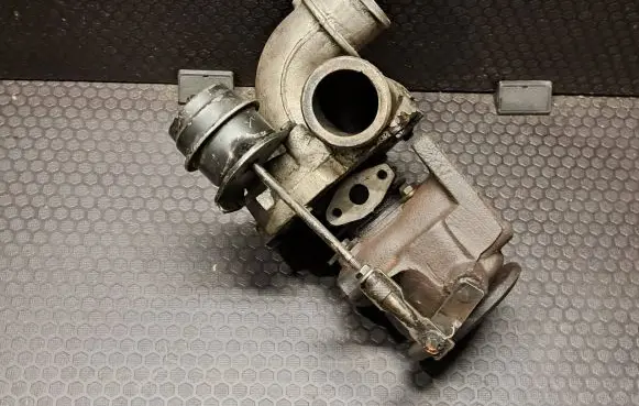 Mercedes-Benz Vito Viano W638 Turbo A6110960299 7040591