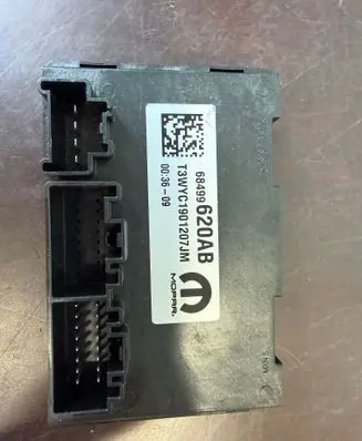 Dodge Durango III Transfer box differential control unit 68499620AB