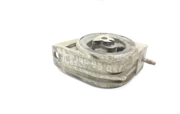 Mercedes-Benz S W140 Engine mount bracket