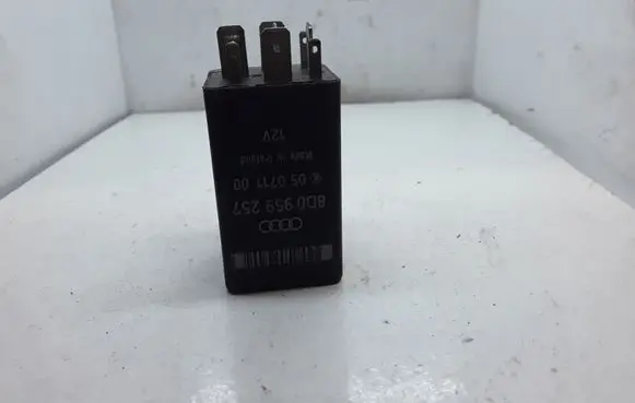 Audi A8 S8 D2 4D Electric power window relay 8D0959257 050711257