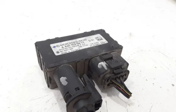Mercedes-Benz A W169 Glow plug pre-heat relay 6401530479