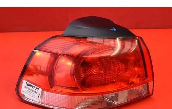 Volkswagen Golf V Rear/tail lights 5K0945111