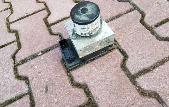 Opel Insignia A ABS Pump 22757649