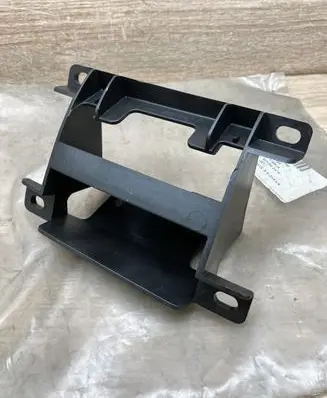 Volkswagen Touareg I Front bumper mounting bracket 7L6807362