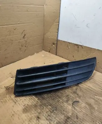 Volkswagen Polo IV 9N3 Front bumper lower grill 6Q0853665D