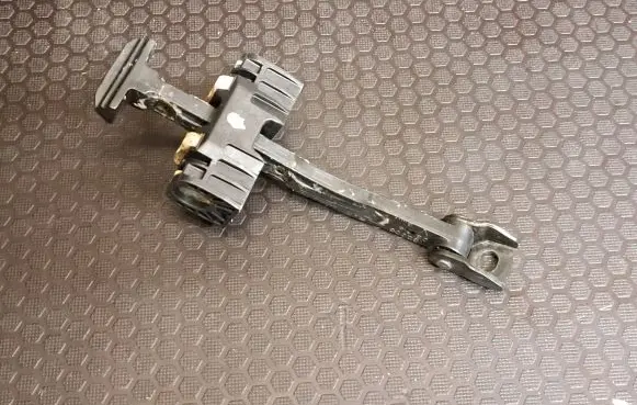 BMW 5 F10 F11 Front door check strap stopper 7182005
