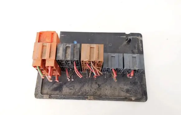 Volkswagen II LT Fuse box set 9015450003