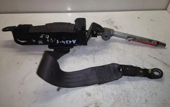 Volvo V70 Front seatbelt A1241