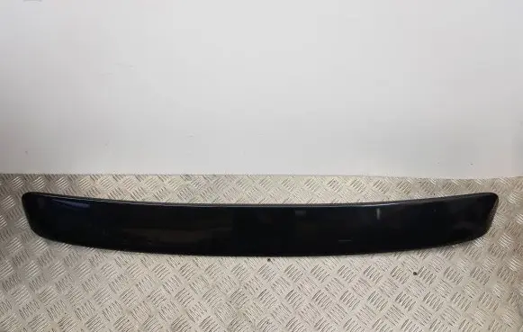Tailgate/trunk spoiler