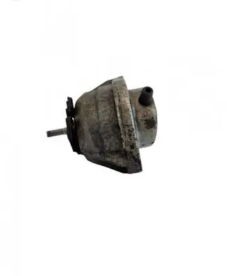 BMW 5 E60 E61 Engine mount bracket 677461902