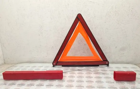Audi Q7 4L Emergency warning sign 7L0860251