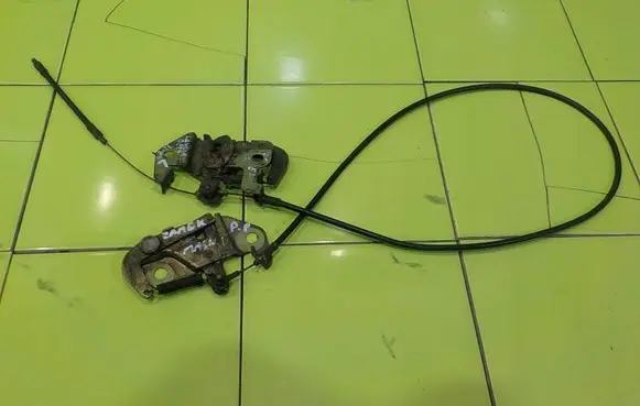 Lancia Beta Engine bonnet/hood lock/catch CL2