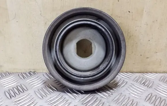Opel Vivaro Crankshaft pulley 8201058962
