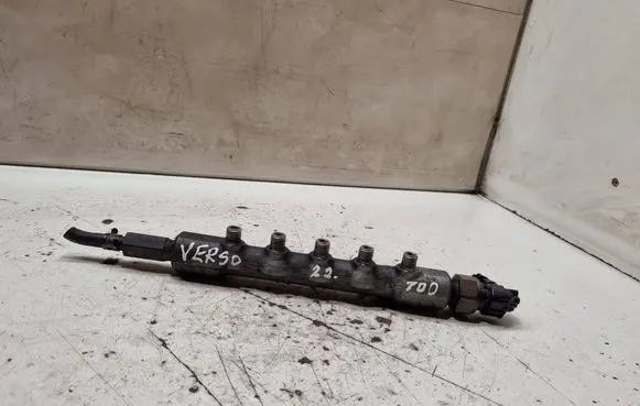 Toyota Corolla Verso AR10 Fuel main line pipe