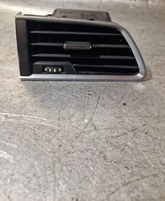 Peugeot 508 Dash center air vent grill 9686457377