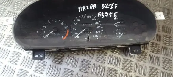 Mazda 323 F Speedometer (instrument cluster) bc5fc