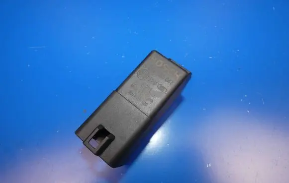 Volvo V60 Glow plug pre-heat relay 31342686