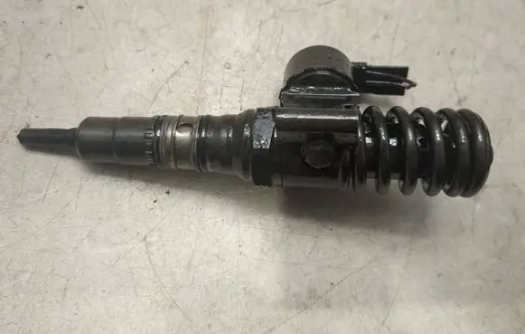 Skoda Superb B6 (3T) Fuel injector 0414720404