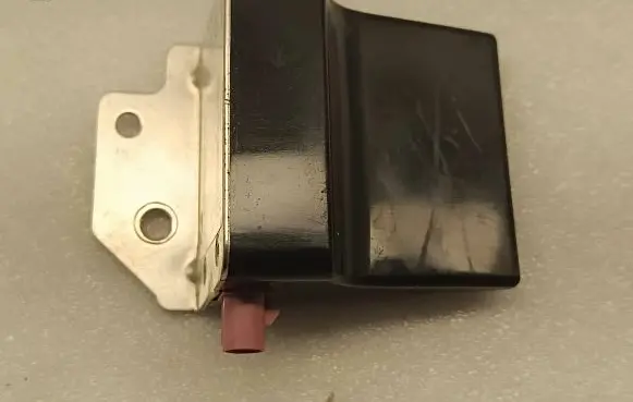 Chrysler Pacifica Antenna control unit 68293977AA 00533718290 61023C