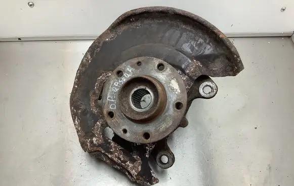 Nissan Qashqai Front wheel hub 