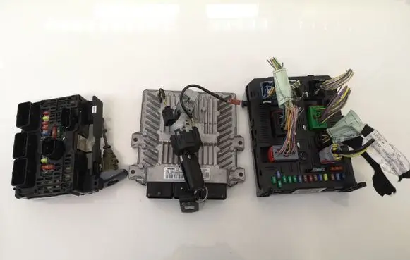 Citroen C6 Engine ECU kit and lock set 9648237680 9658198080 5WS40379AT