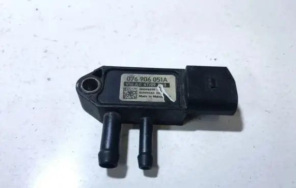 Volkswagen Touran I Air pressure sensor 076906051a 03994343