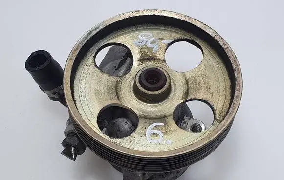 Citroen C4 I Picasso Power steering pump 9647790780 1612703