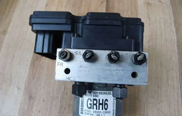 Hyundai i20 (GB IB) ABS Pump 58900C8850 58920C8350 C585920650