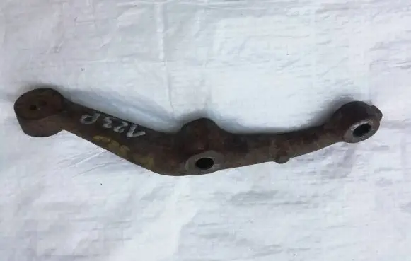 Mercedes-Benz W123 Front wheel hub spindle knuckle 1233322120
