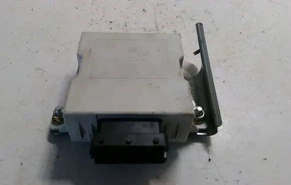 Toyota Corolla Verso AR10 Window wiper relay 859400F010A