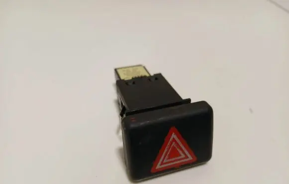 Audi A4 S4 B7 8E 8H Hazard light switch 8E0941509