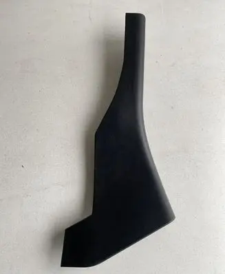 Maserati Ghibli (C) pillar trim 670010905