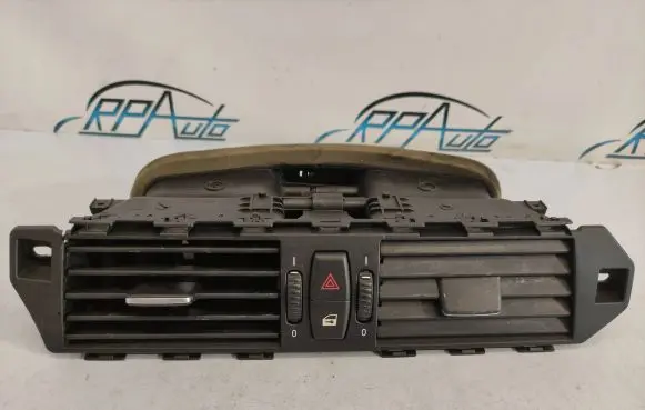BMW 5 E60 E61 Dash center air vent grill 6910734 141218 7009275
