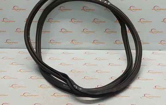 Skoda Kodiaq Front door rubber seal 565867365B