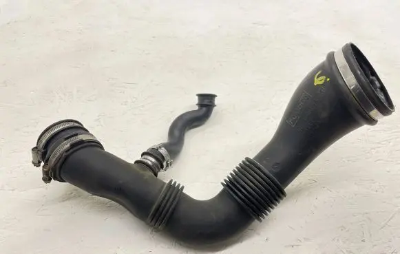 Ford Focus C-MAX Air intake hose/pipe 4M519A673AD