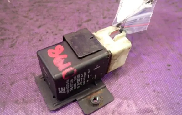 Seat Alhambra (Mk1) Other relay YM218C616AA