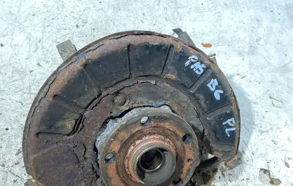 Volkswagen PASSAT B6 Front wheel hub spindle knuckle