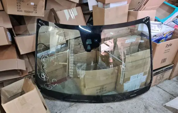 Volvo XC60 Front windscreen/windshield window 