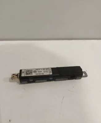 Volkswagen Golf VI Aerial antenna amplifier 5K0035552 REA15220