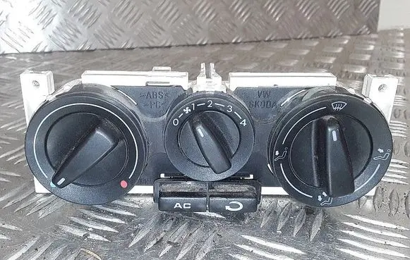 Skoda Octavia Mk1 (1U) Climate control unit 1j0820045e 90151094 659498k09