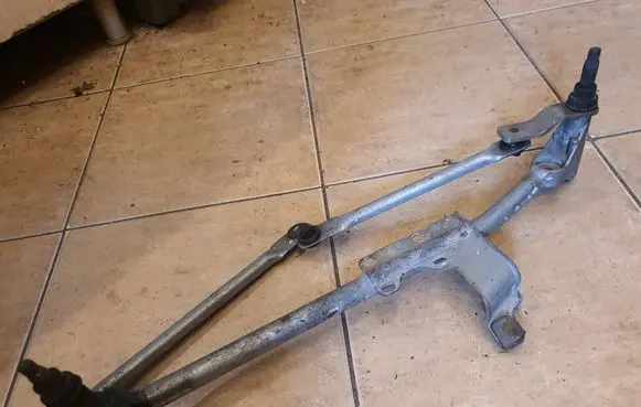 BMW 1 E81 E87 Front wiper linkage and motor 179523 626076000 179510
