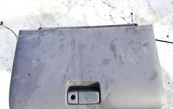 Subaru Legacy Glove box