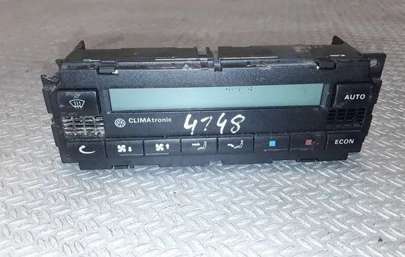Volkswagen Golf IV Climate control unit